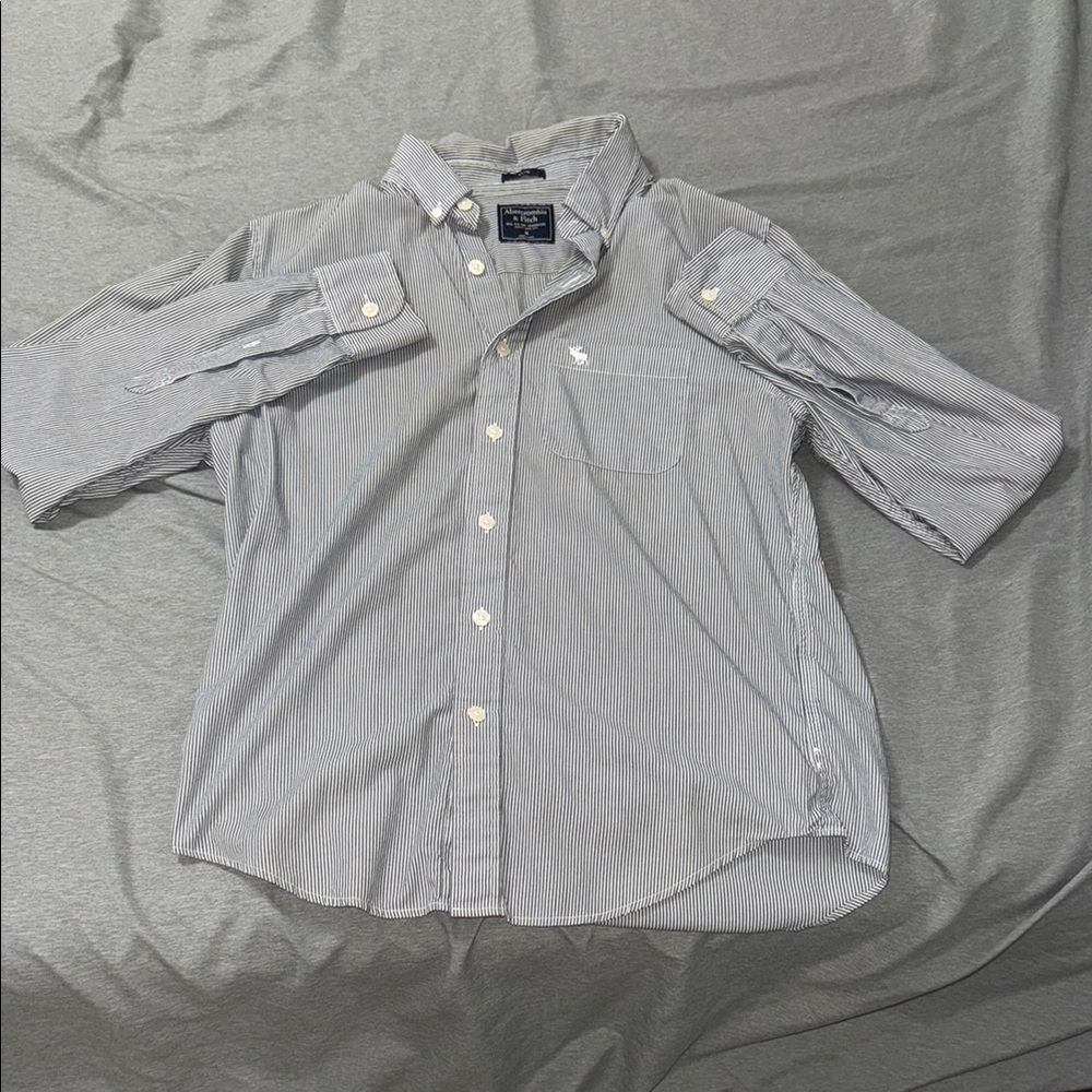 Abercrombie & Fitch Gray Casual Button Down Shirt